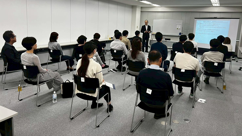 企業向け瞑想プログラムの様子